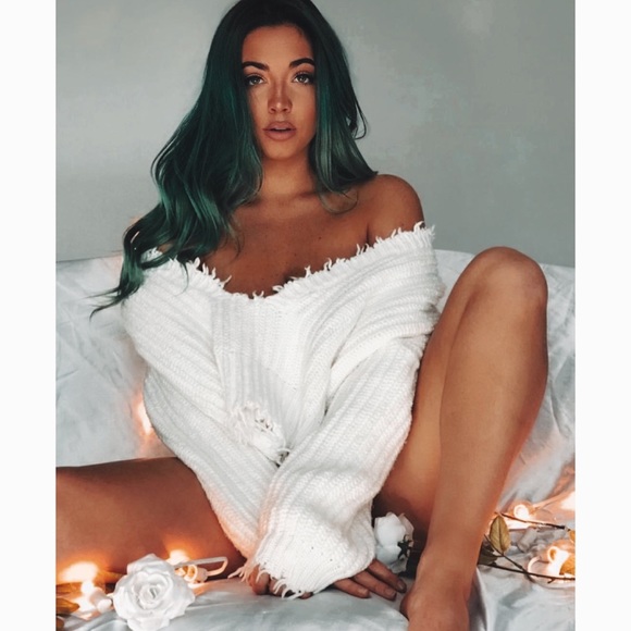 Wildfox Palmetto Distressed Reversible V Neck Sweater - Picture 1 of 9